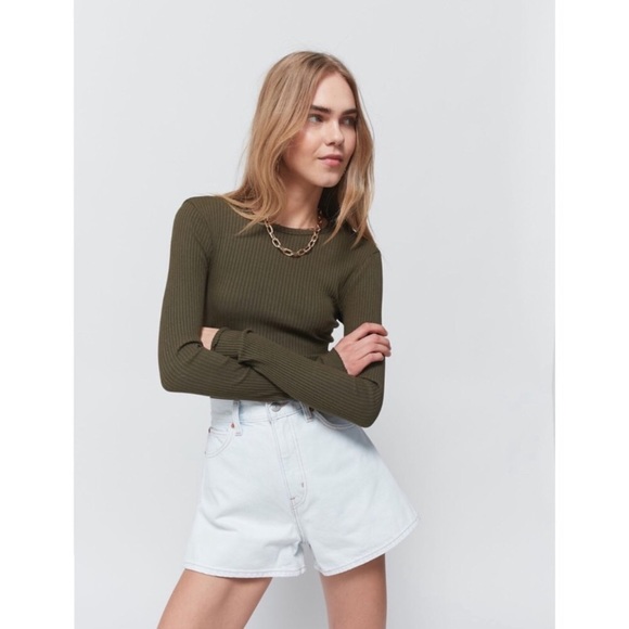 Levis Premium High Waist Wide Leg Short in Primer blue - Picture 2 of 6